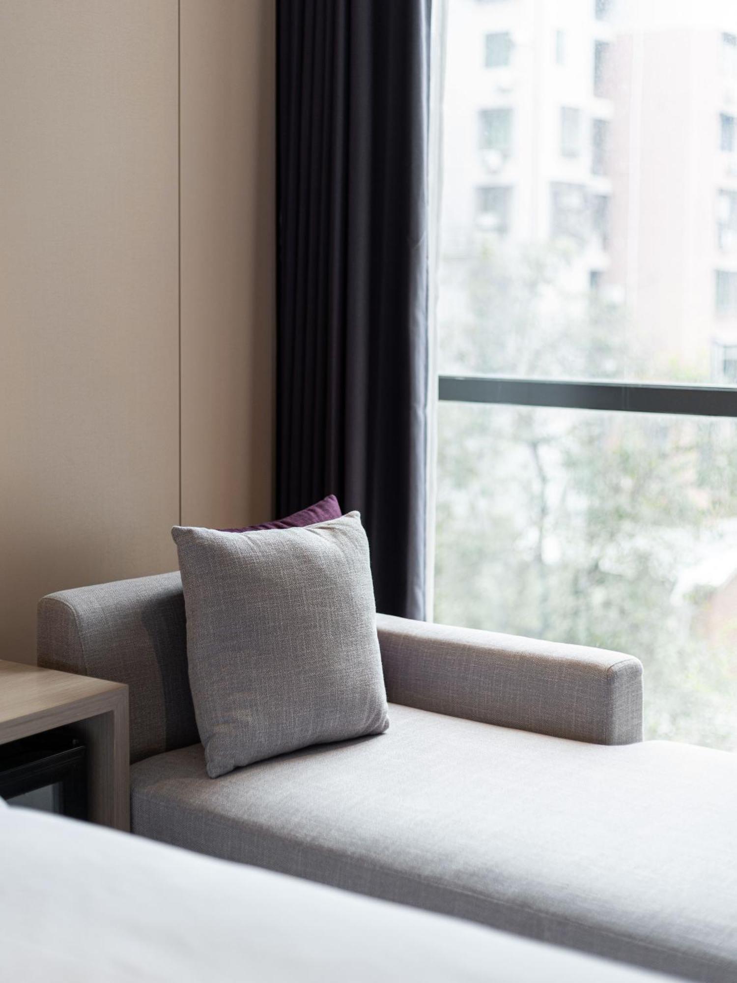 Lavande International Hotel Guangzhou Taikoo Hui Square Shipaiqiao Metro Station Branch - Free Shuttle Bus To Canton Fair Complex During Canton Fair Period & Free Vpn Internet Access Eksteriør billede