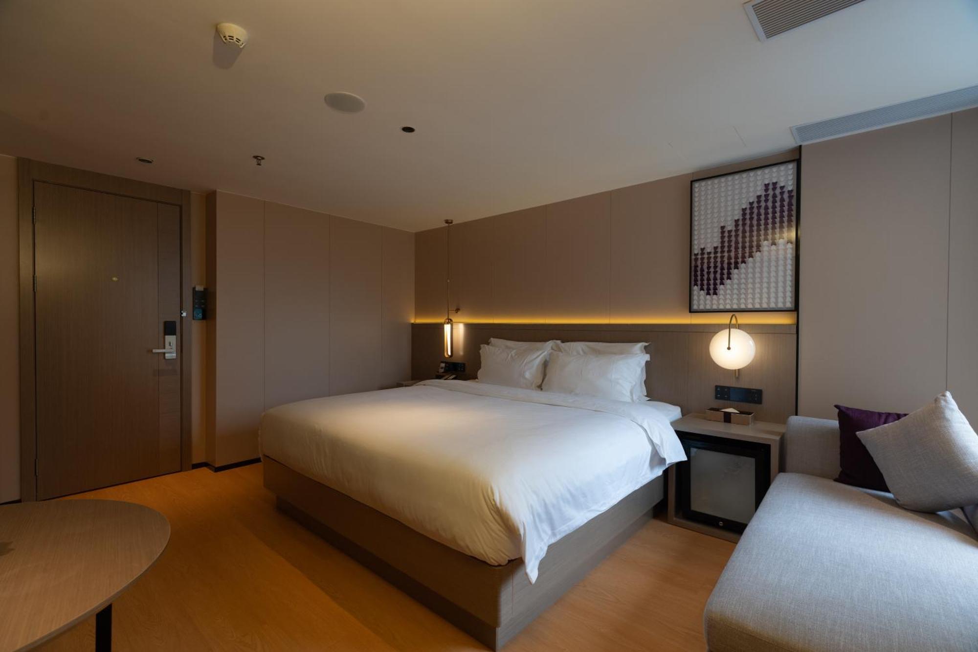 Lavande International Hotel Guangzhou Taikoo Hui Square Shipaiqiao Metro Station Branch - Free Shuttle Bus To Canton Fair Complex During Canton Fair Period & Free Vpn Internet Access Eksteriør billede