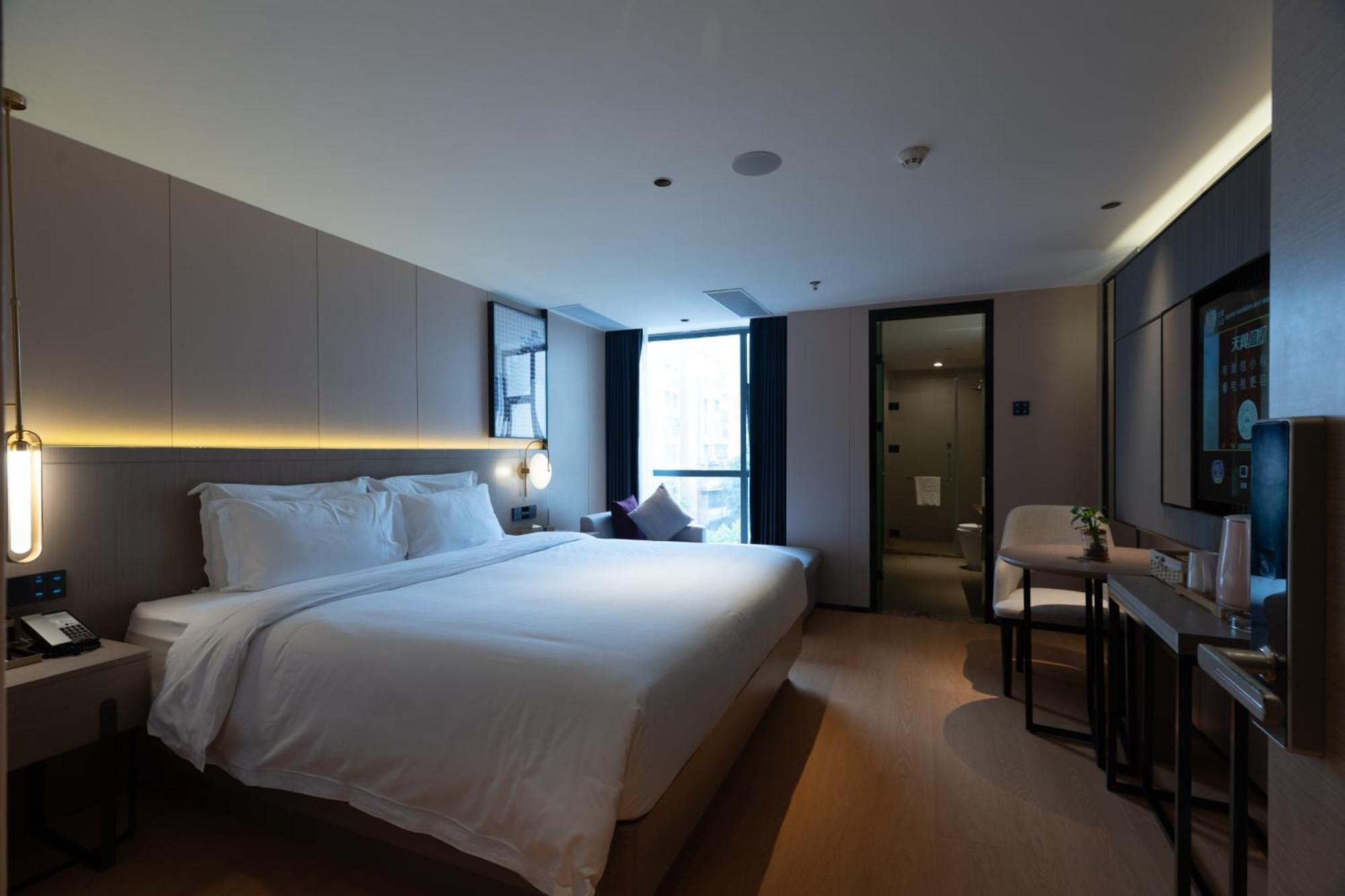 Lavande International Hotel Guangzhou Taikoo Hui Square Shipaiqiao Metro Station Branch - Free Shuttle Bus To Canton Fair Complex During Canton Fair Period & Free Vpn Internet Access Eksteriør billede