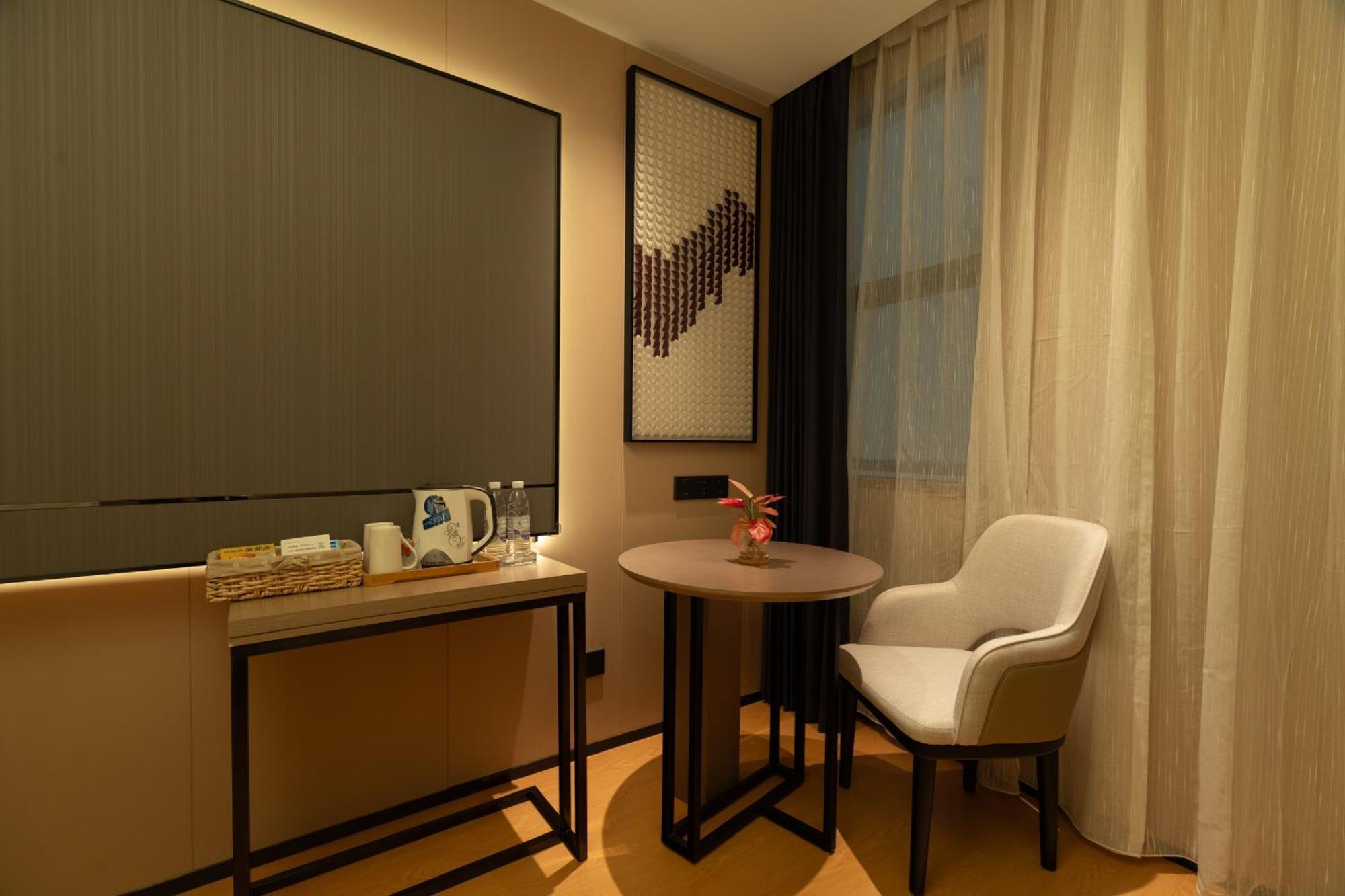 Lavande International Hotel Guangzhou Taikoo Hui Square Shipaiqiao Metro Station Branch - Free Shuttle Bus To Canton Fair Complex During Canton Fair Period & Free Vpn Internet Access Eksteriør billede