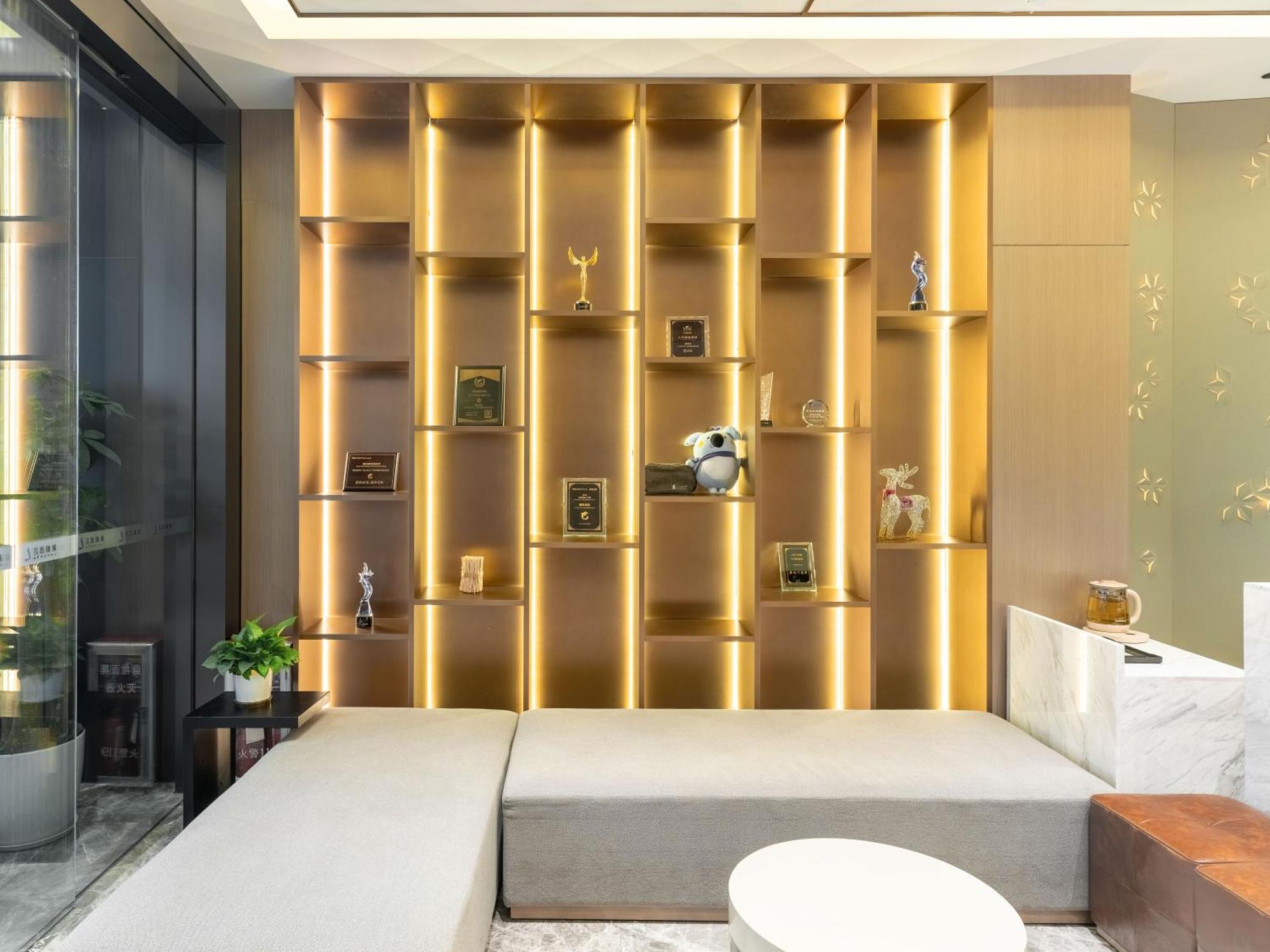 Lavande International Hotel Guangzhou Taikoo Hui Square Shipaiqiao Metro Station Branch - Free Shuttle Bus To Canton Fair Complex During Canton Fair Period & Free Vpn Internet Access Eksteriør billede