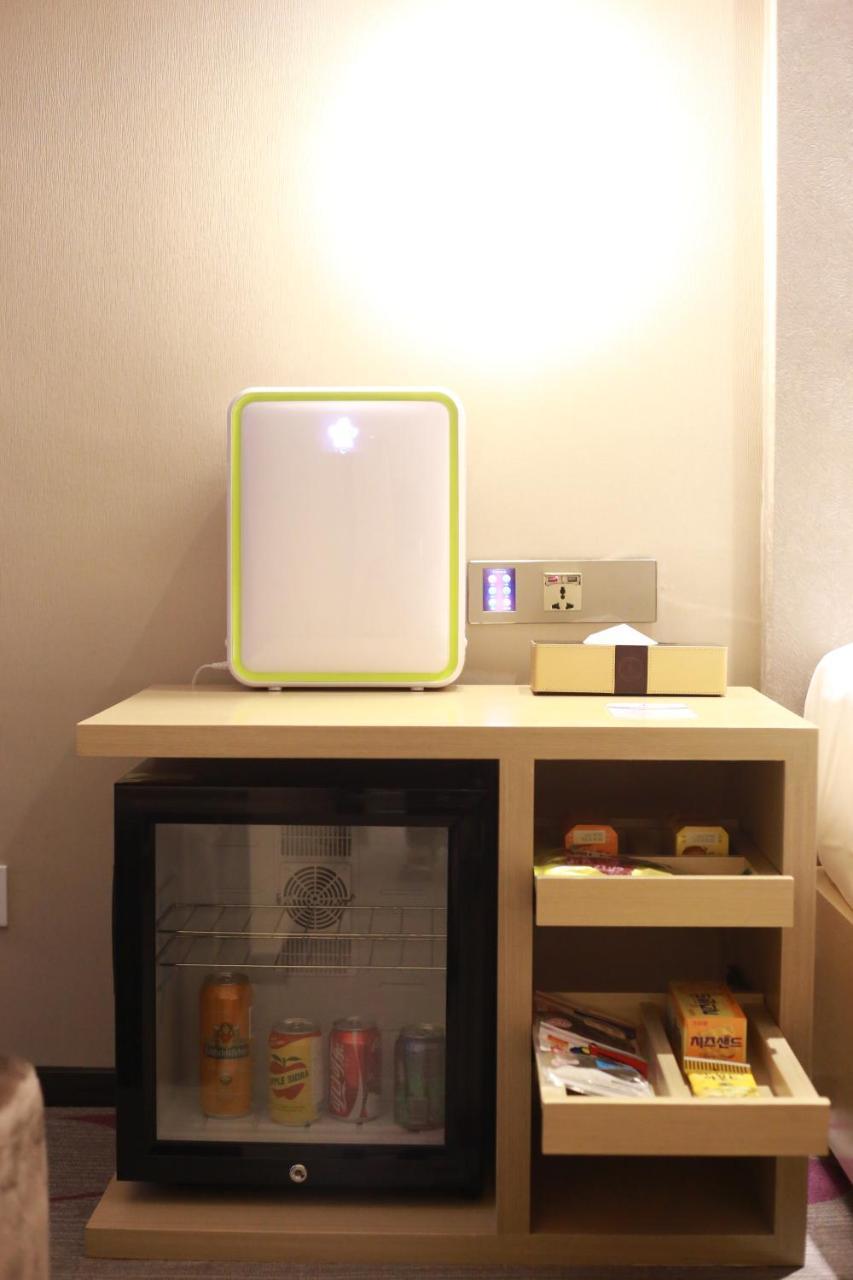 Lavande International Hotel Guangzhou Taikoo Hui Square Shipaiqiao Metro Station Branch - Free Shuttle Bus To Canton Fair Complex During Canton Fair Period & Free Vpn Internet Access Eksteriør billede